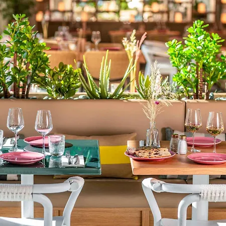 Novotel Porte Versailles Hotel Parigi