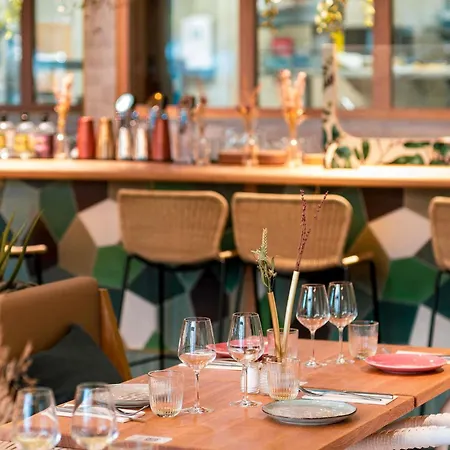 Hotel Novotel Porte Versailles 4*