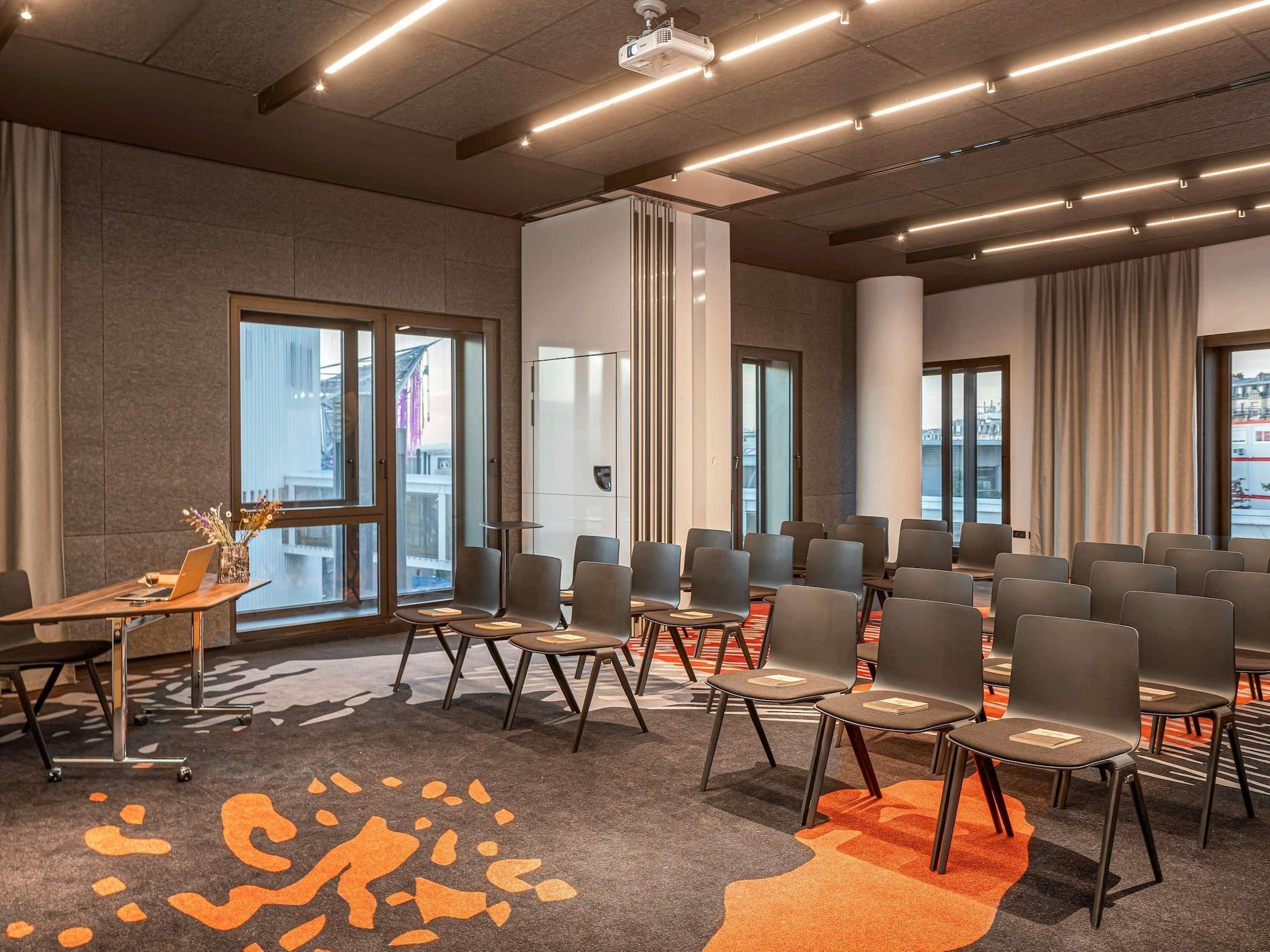 Hotel Novotel Porte Versailles