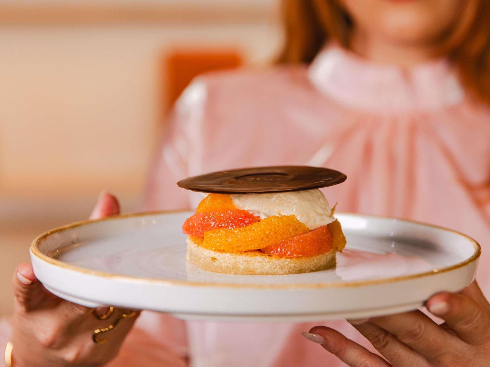 Novotel Porte Versailles 4*