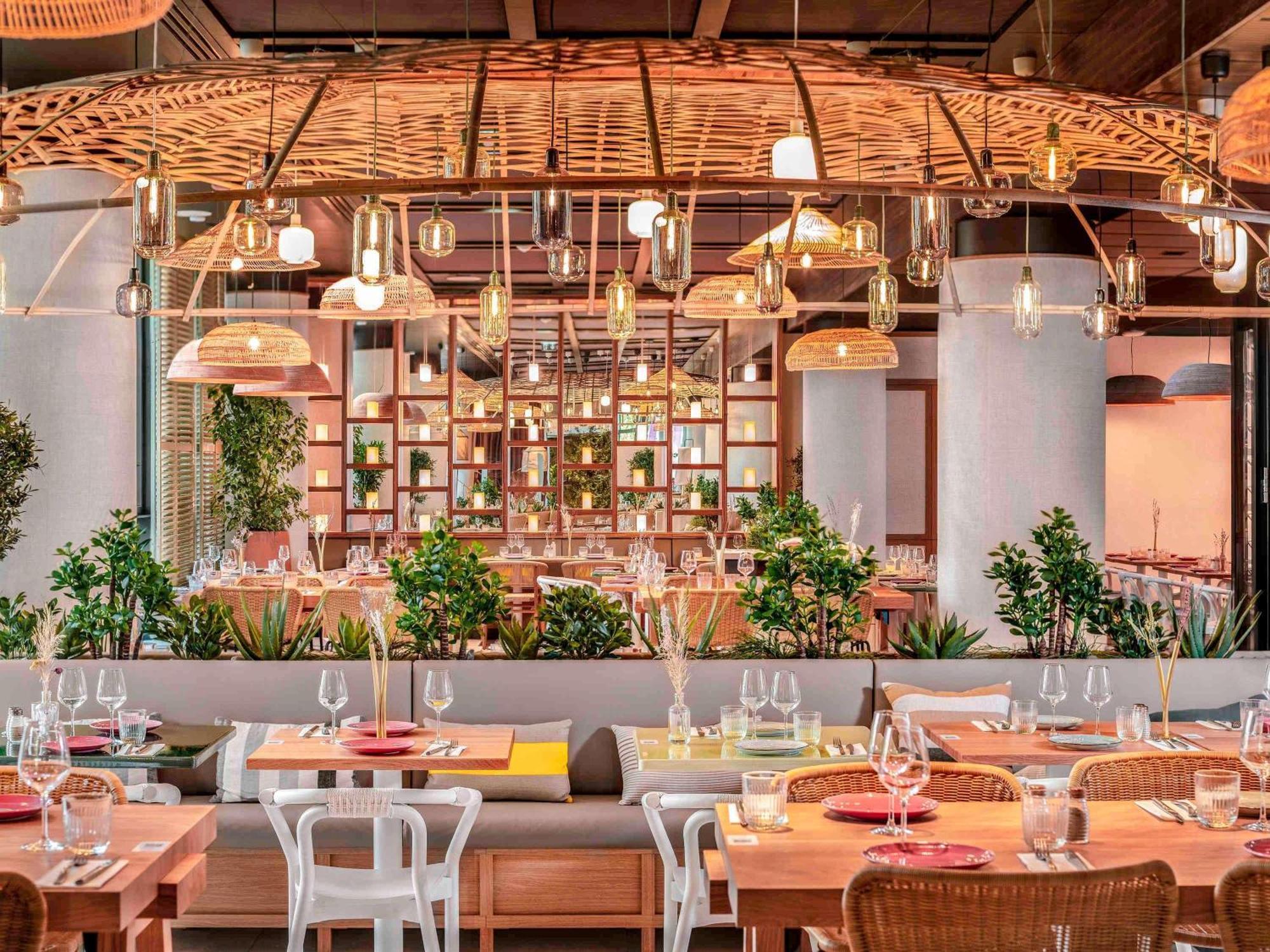 Hotel Novotel Porte Versailles 4*