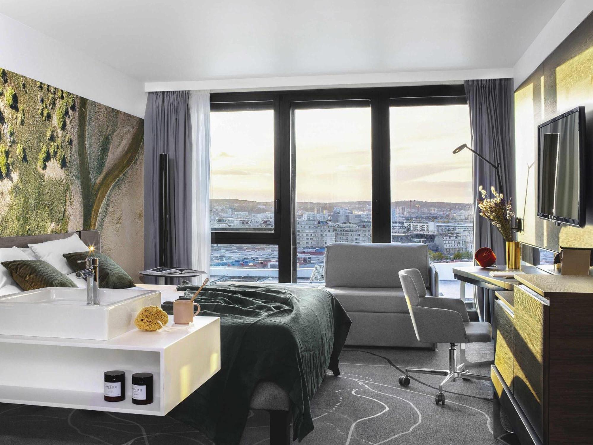 Novotel Porte Versailles 4*